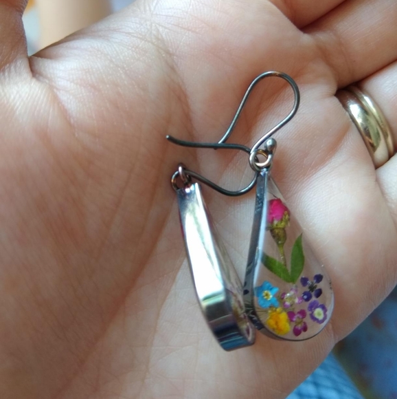 Sterling Silver Pressed Flower Teardrop Earrings A - Picture 2 of 4